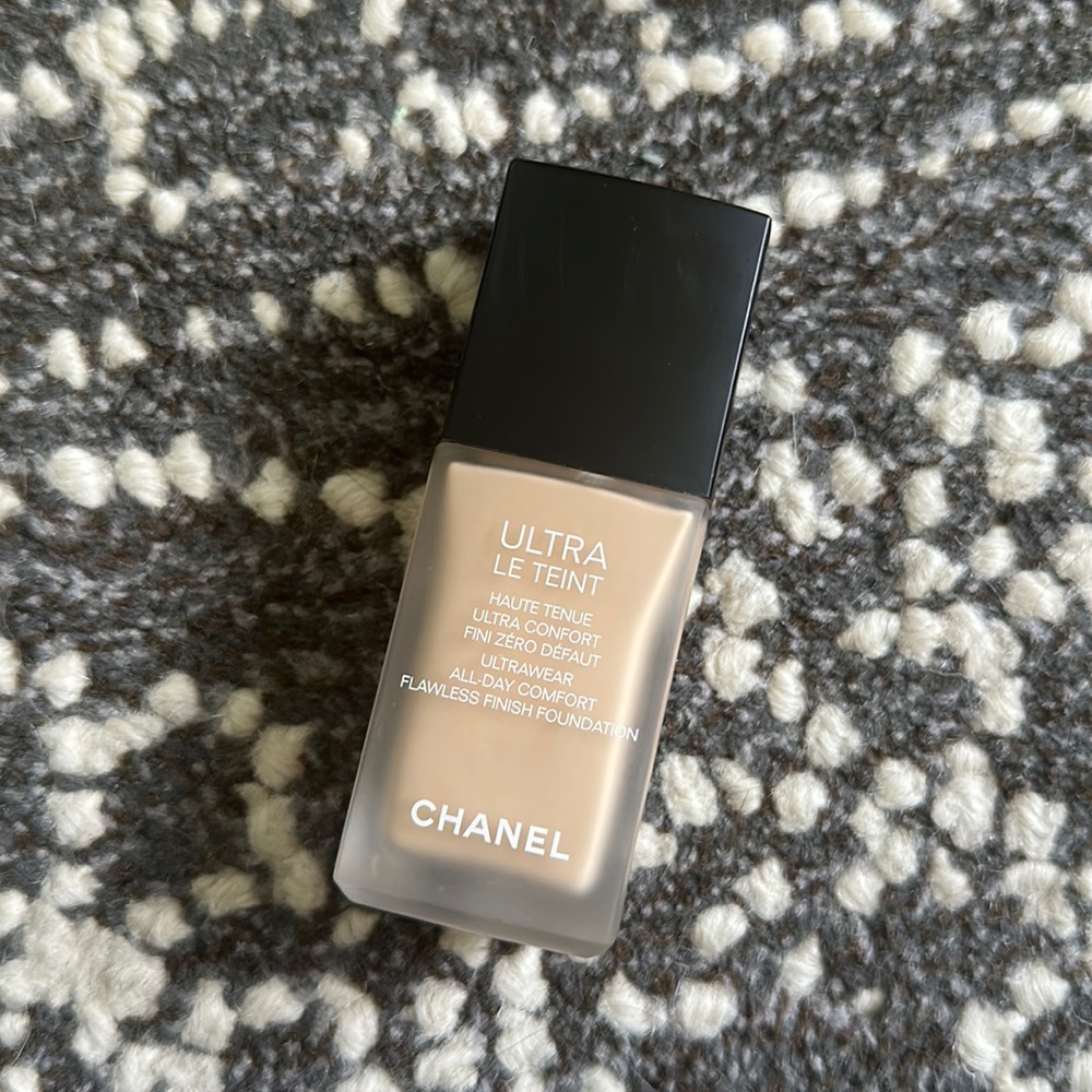 Chanel ultra le tient foundation